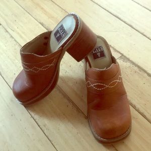 Frye clogs